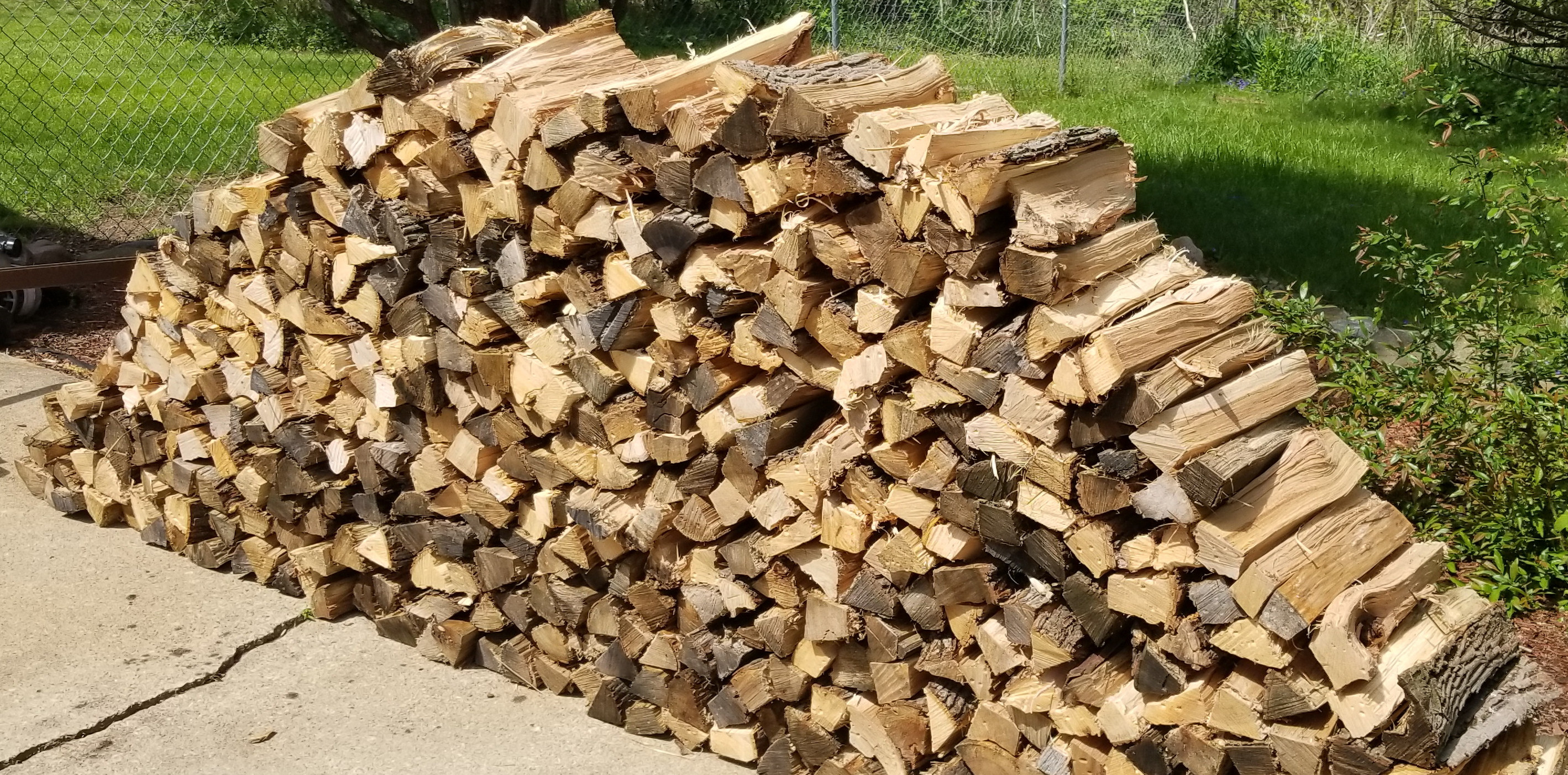 Hickory firewood delivered to Grass Lake MI
